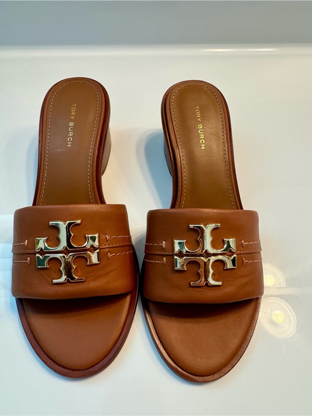 Tory Burch Everly Block Heel Slides in tan. NWOT Size 6